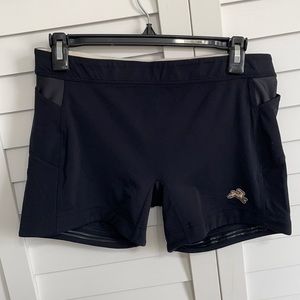 Tracksmith women’s shorts size L